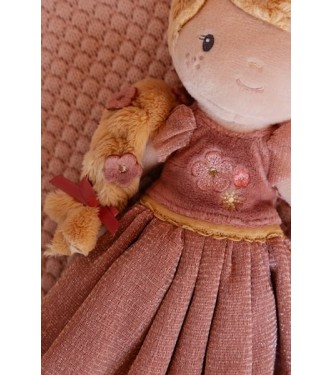 JULIA PRINCESA MUÑECA BLANDITA